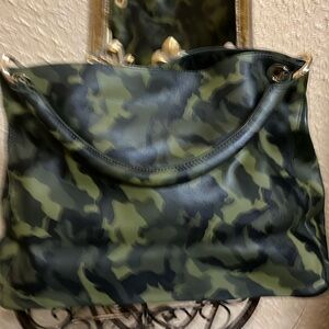 MARK & GRAHAM SHOULDER BAG